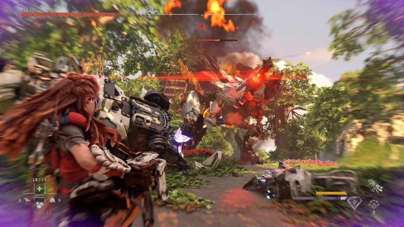 Aloy fighting a Slaughterspine with a heavy weapon from a thunderjaw.